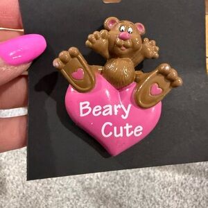 Easter Unlimited PIN Valentines Vintage BEAR HEART Beary Cute PINK 1980s Brooch